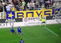 Enlace a GIF: Gol de Mauri que adelanta al Parma frente a la Juventus
