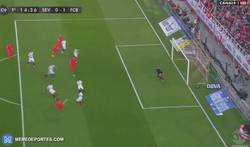 Enlace a GIF: Gol de Messi frente al Sevilla
