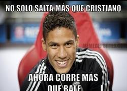 Enlace a Espectacular la velocidad de Varane