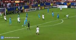Enlace a GIF: Golazo de Denis Suárez frente al Zenit. Vaya golpeo al balón
