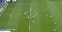 Enlace a GIF: Gol de Hazard que adelanta al Chelsea frente al Manchester United
