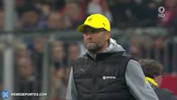 Enlace a GIF: La euforia del Dortmund tras pasar a la final de Copa eliminando al Bayern