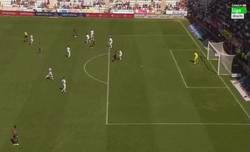 Enlace a GIF: Parad las rotativas. ¡Asistencia de Iniesta! Gol de Luis Suárez