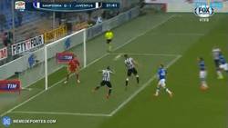 Enlace a GIF: Gol de Vidal. La Juventus a un paso del tetracampeonato