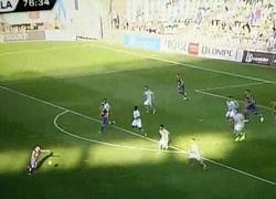 Enlace a GIF: El golazo de Tito, el mejor gol de la jornada en la Liga Adelante