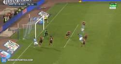 Enlace a GIF: Gol de Higuaín. El Milan se desmorona