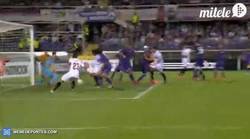 Enlace a GIF: Gol de Bacca que mata todas las esperanzas de la Fiorentina
