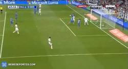 Enlace a GIF: ¡Y Chicharito marca el para el Real Madrid!