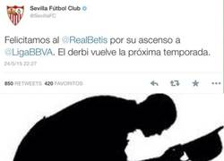Enlace a Señorío del Sevilla felicitando al Betis por su ascenso
