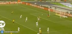 Enlace a GIF: El Dortmund se adelanta en la final de la copa alemana