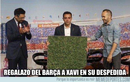 571714 - El Barça le hace un gran homenaje a Xavi