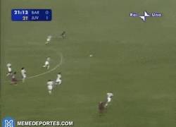 Enlace a Remember GIF: Combinación entre Messi e Iniesta contra la Juventus en el Gamper de 2005