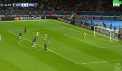 Enlace a GIF: Y al final Suárez consigue su gol y pone el 1-2