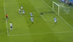 Enlace a GIF: Gol de Willian José, ¡increíble el Real Zaragoza!