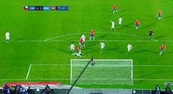 Enlace a GIF: Medel hace el cuarto gol de Chile