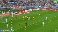 Enlace a GIF: Gol de Higuaín para Argentina