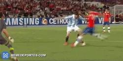 Enlace a [GIF Remember]: El golazo de Messi a Chile en eliminatorias mundialistas