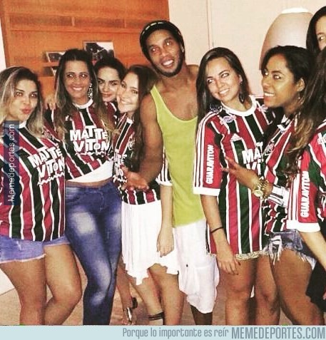 625479 - Ronaldinho no pierde su olfato goleador