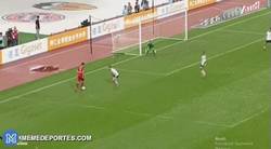 Enlace a GIF: Golazo de Lewandowski al Valencia en un buen partido de pretemporada