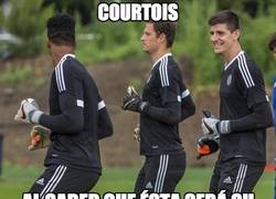 Enlace a Courtois sonríe más que nunca sin Cech en el Chelsea