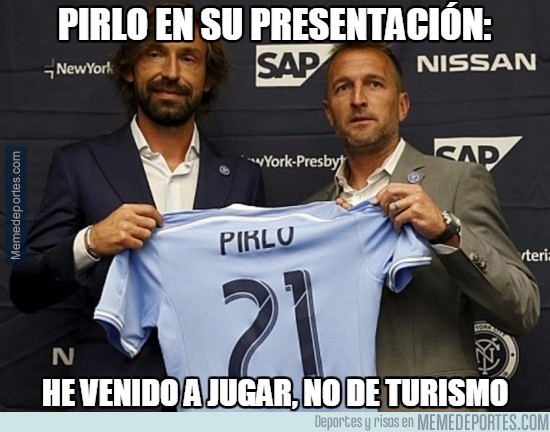 642696 - Pirlo en su presentación