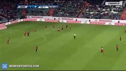 Enlace a GIF: El golazo en equipo del Werder Bremen contra el Sevilla
