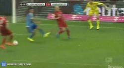 Enlace a GIF: ¡Gol de Lewandowski! El polaco anota el segundo del encuentro
