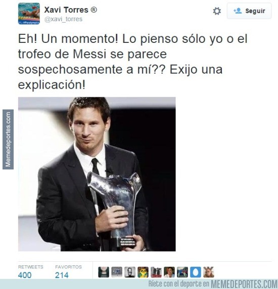 668476 - El nadador paralímpico Xavi Torres hace una broma sobre el trofeo de Messi