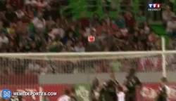 Enlace a GIF: Golazo de Valbuena de lanzamiento de falta frente a Portugal