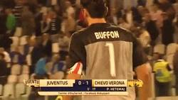 Enlace a GIF: Gianluigi Buffon se encaró con la afición de la Juventus