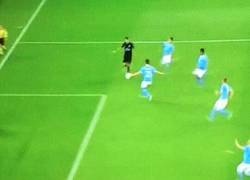 Enlace a GIF: El primer gol de la Champions, obra de Di María