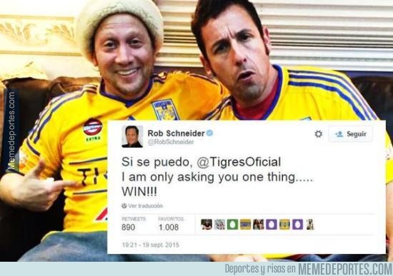 690931 - El actor Rob Schneider apoyó a Tigres en el clásico