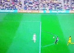 Enlace a GIF: El golazo de Di María ante el Nantes, gran asistencia de Pastore