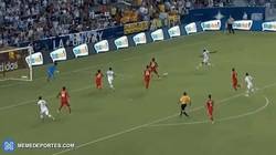 Enlace a GIF: El buen gol de tacón de Giovani Dos Santos ante Dallas