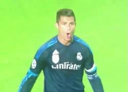 Enlace a GIF: Así celebró Cristiano Ronaldo sus 500 goles como profesional