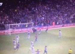 Enlace a GIF: El gol de Bolasie que derrota al West Bromwich
