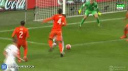Enlace a GIF: El 2-0 de República Checa a Holanda. DEP Oranje...