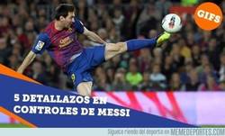 Enlace a Detallazos de Messi en su primer control, jugador único