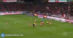 Enlace a GIF: El gol de Reus con asistencia de Aubameyang