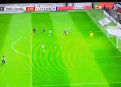 Enlace a GIF: Gol de Kruse al minuto 1 ante el Hoffenheim