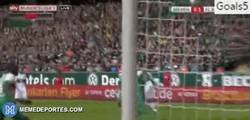 Enlace a GIF: Gol de Müller que adelanta al Bayern Munich, ¡vaya asistencia de Thiago!