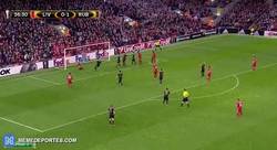 Enlace a GIF: Primer gol de la era Klopp en el Liverpool para Emre Can