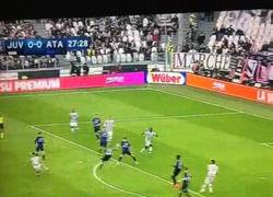 Enlace a GIF: Golazo de Dybala que empieza a tomar ritmo con la Juventus