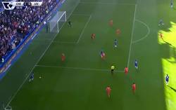 Enlace a GIF: Gol de Ramires que adelanta al Chelsea contra el Liverpool
