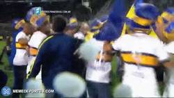 Enlace a GIF: Y Boca Juniors ya es campeón de la liga