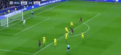 Enlace a GIF: Suárez hace el segundo para el Barça