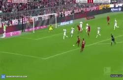 Enlace a GIF: El segundo del Bayern es de Douglas Costa