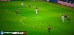 Enlace a GIF: La Juventus ganó al Milan con este golazo de Dybala