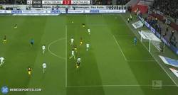 Enlace a GIF: Gol de Kagawa que da la victoria al BVB en el último minuto