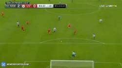 Enlace a GIF:  Wijnaldum sentencia el partido en el minuto 93 frente al Liverpool